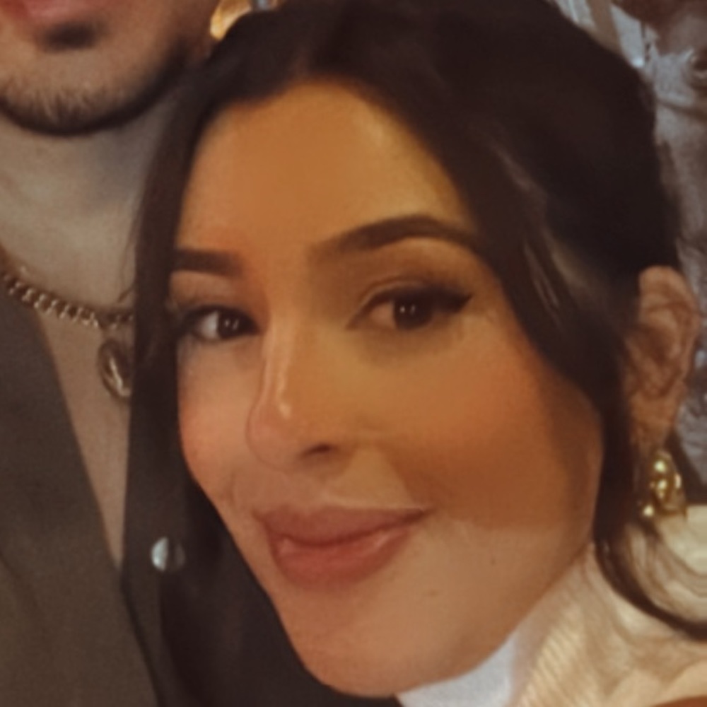 Meet your Posher, Adrianna